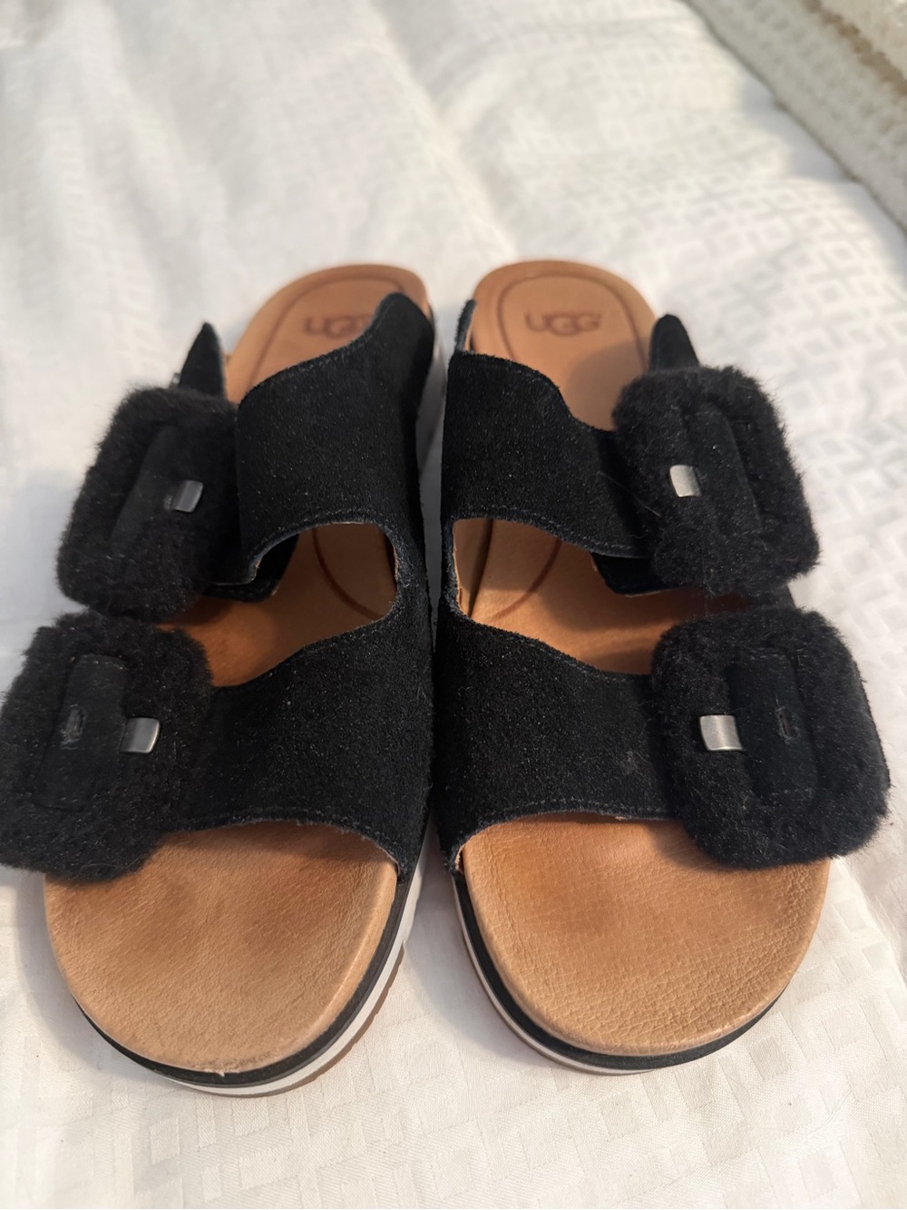 UGG Indio Suede Buckle Sandal/sz 8M